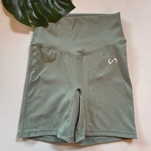 TLF Tempo 6” Workout Shorts (S)